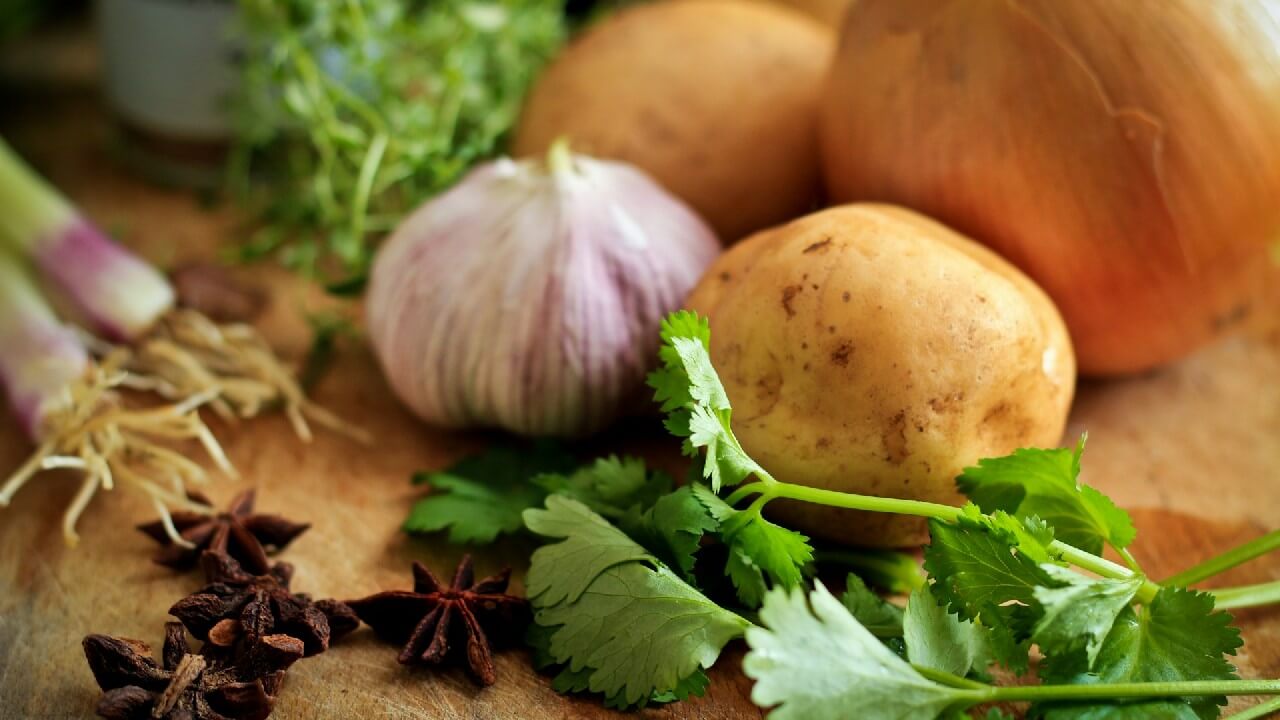 How to cook delicious meals with minimal ingredients