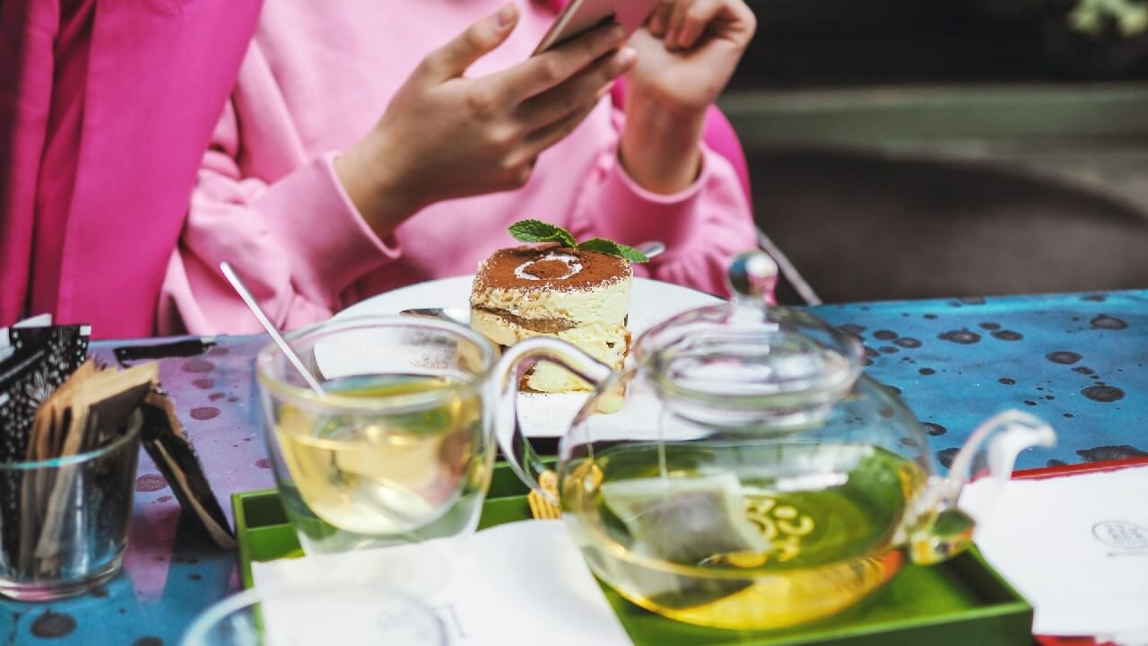 Social media addiction: How to take control of your screen time